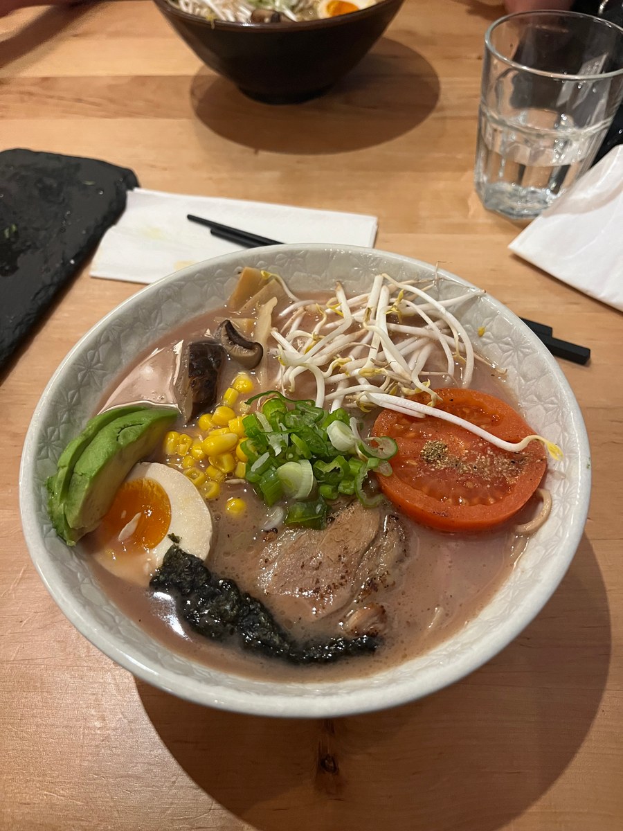 Ramen v podniku BON Fresh Ramen & Soba
